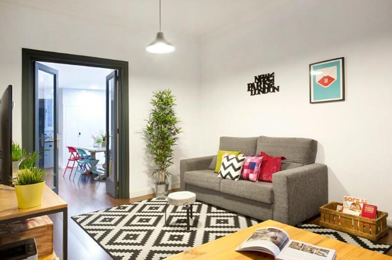 Traveller House Apartment บาร์เซโลนา ภายนอก รูปภาพ