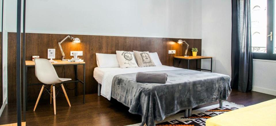 Traveller House Apartment บาร์เซโลนา ภายนอก รูปภาพ